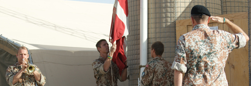 Danske soldater i Afghanistan hejser Dannebrog