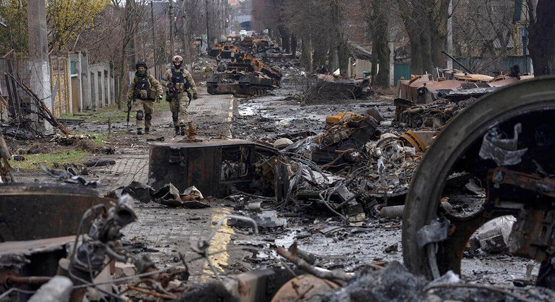 War ravages in Ukrainian street. Photo: Manhhai, Flickr