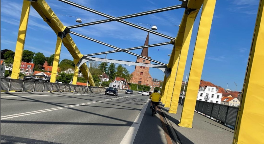 Tour-byen Sønderborg klædt i gult.